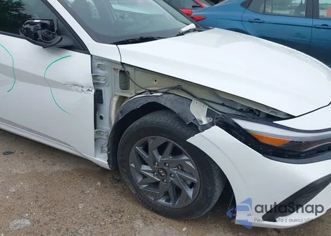 2024 Hyundai Elantra Sel z USA, uszkodzony, nr VIN KMHLM4DG1RU791463